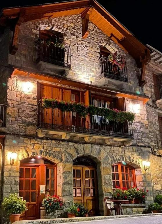 Apartamentos Casa Espanol Broto Eksteriør bilde
